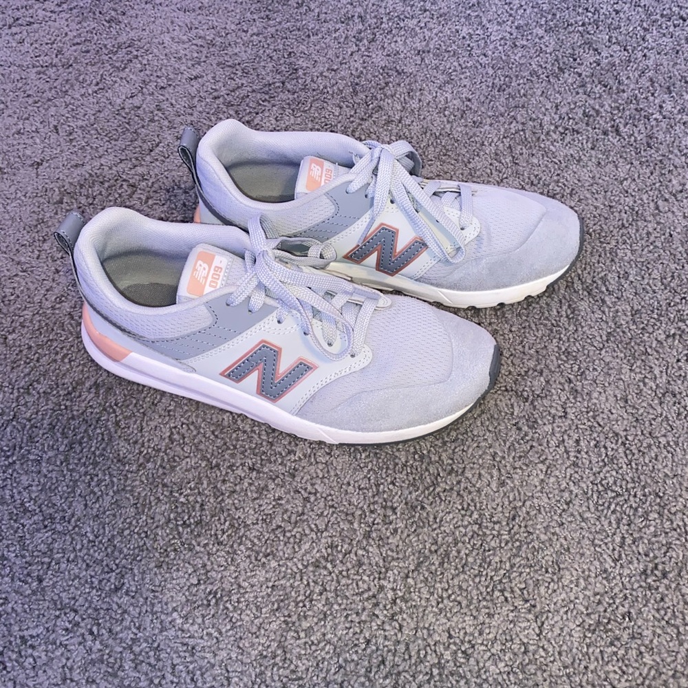 Women’s new balance 009